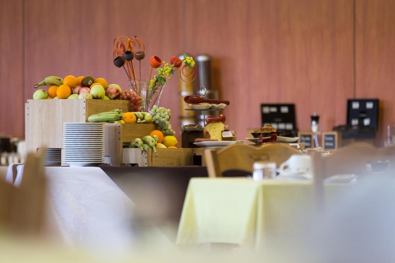 Logis Hotel Restaurant Solenca Nogaro Eksteriør bilde